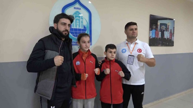 İ̇kiz Kardeşler Ailelerinin Vasıtasıyla Tanıştıkları Wushu’da Dünya Birincisi Oldu