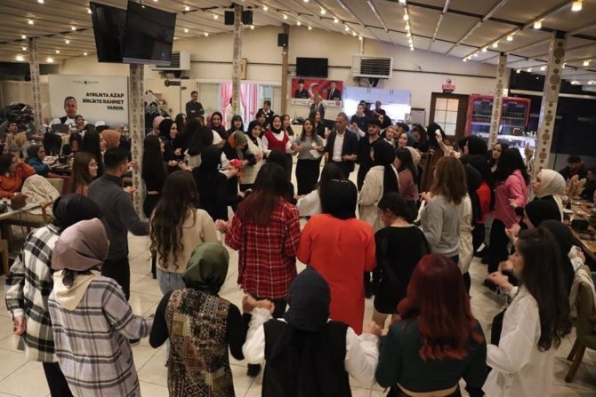 Üniversiteli Gençler Gönüllerince Eğlendi