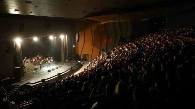 Kültür Sanatın Şehri Başakşehir’de, Kayahan Gecesi