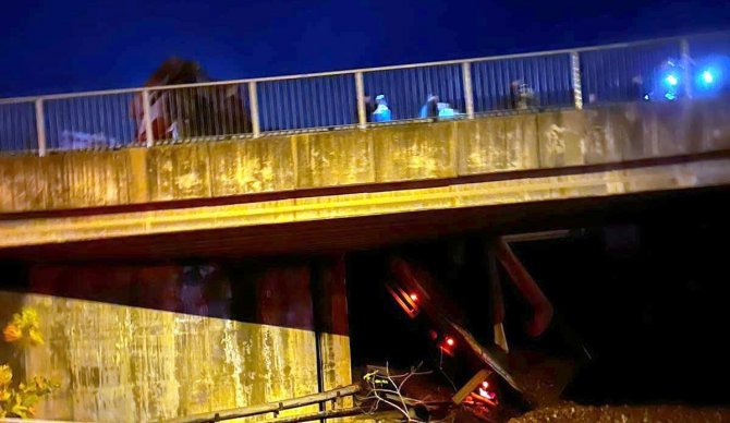 Pancar Yüklü Tır Araca Çarptı: 1 Yaralı