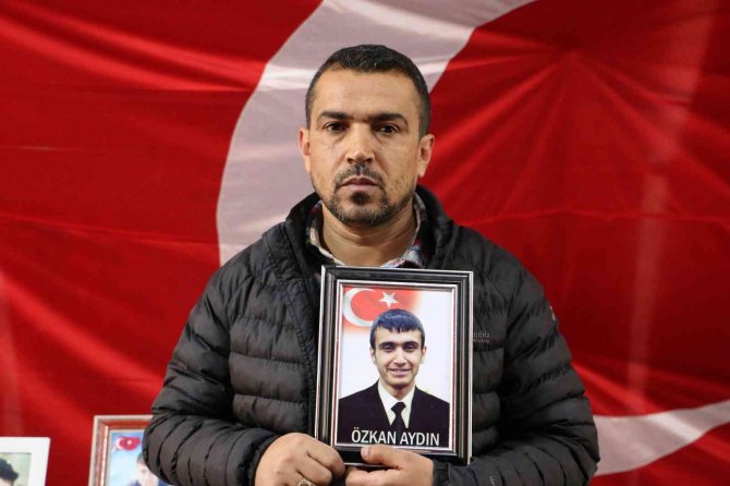 Evlat Nöbetindeki Baba: “Mücadelemiz Gün Geçtikçe Olumlu Sonuç Veriyor”