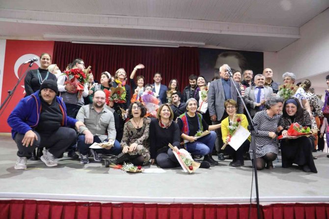 Burhaniye’de Engellilerden Tiyatro