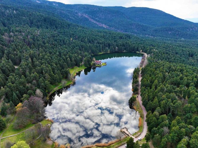 Gölcük Gökyüzü İle Birleşti, Ortaya Masalsı Manzara Çıktı
