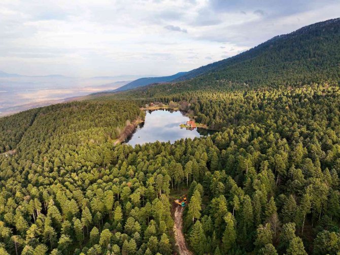Gölcük Gökyüzü İle Birleşti, Ortaya Masalsı Manzara Çıktı