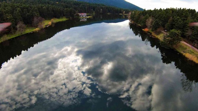 Gölcük Gökyüzü İle Birleşti, Ortaya Masalsı Manzara Çıktı