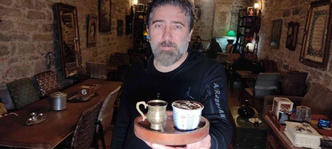 Bu Kahve Cezvesiz Pişiyor, Tadı Dillere Destan