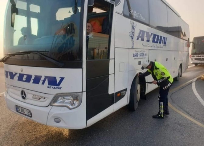 Aydın’da Otobüsler Tek Tek Kontrol Edildi