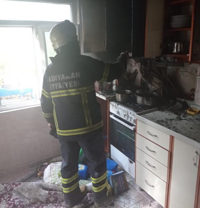 İ̇kamet Yangınında 1 Kişi Dumandan Zehirlendi