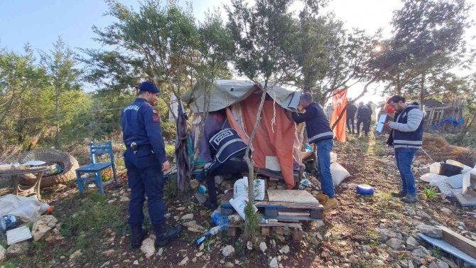 Arazide Bulunan Kemik, Kayıp Olarak Aranan Gence Ait Çıktı