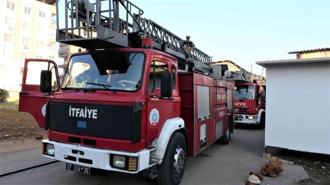 Bimekan Şahısların Yaktığı Ateş Az Daha Metruk Binayı Ateşe Veriyordu