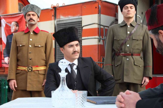 102 Yıl Önceki Heyecan Yeniden Canlandı