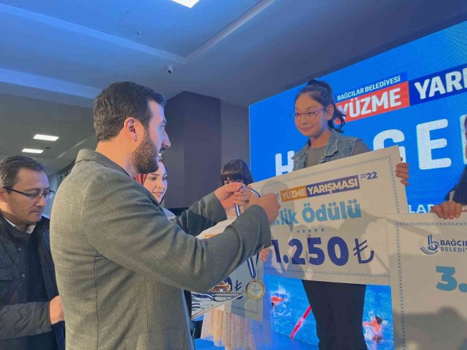 5’inci Bağcılar Belediyesi Yüzme Yarışması’nda Şampiyonlar Belli Oldu