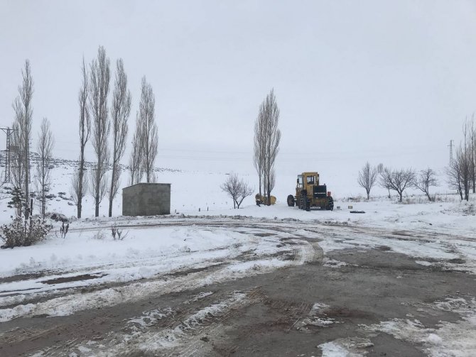 Bayburt’un Yüksek Kesimlerinde Kar Yağışı Etkili Oldu