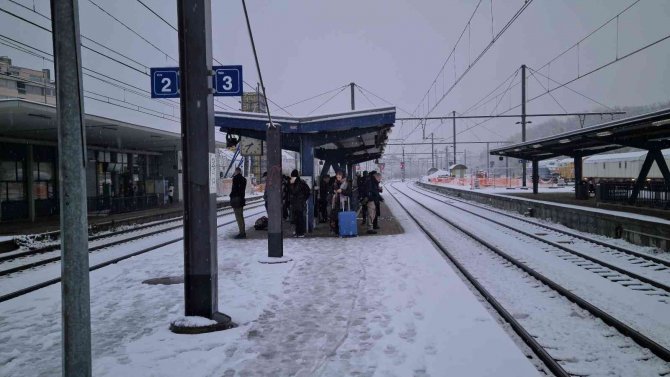 Belçika Beyaza Büründü