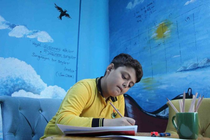 Okuldaki Boş Oda, Öğrenciler İçin ’Hayal’ Odasına Dönüştürüldü