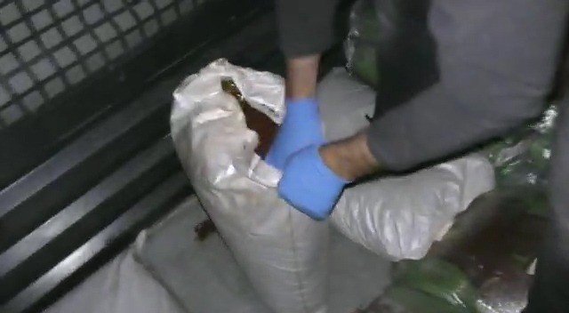 Kamyonetin Kasası Uyuşturucu Deposu Çıktı