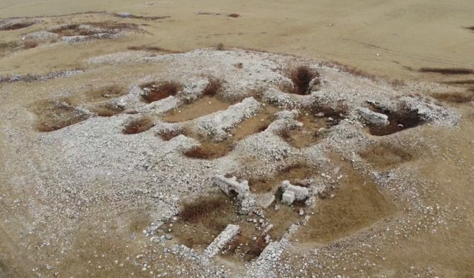 Baraj Suları Çekilince Ortaya Çıkan Bin 500 Yıllık Hamam Ve Kilise Kalıntıları Dron İle Görüntülendi