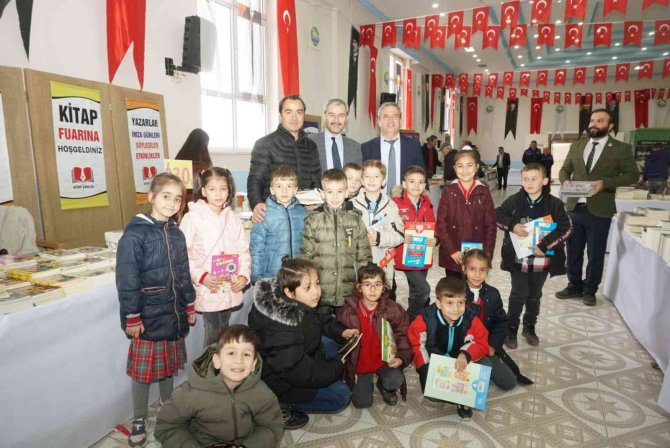 Çivril Belediyesi Kitapları Okuyucularıyla Buluşturdu