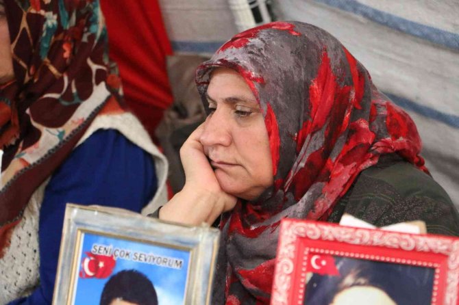 Evlat Nöbetindeki Ağabey: “Babam Kardeşimin Hasretinden Vefat Etti”