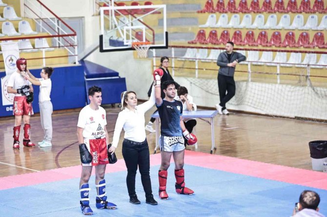 Nefes Kesen Kick Boks Heyecanı Denizli’de Yaşandı