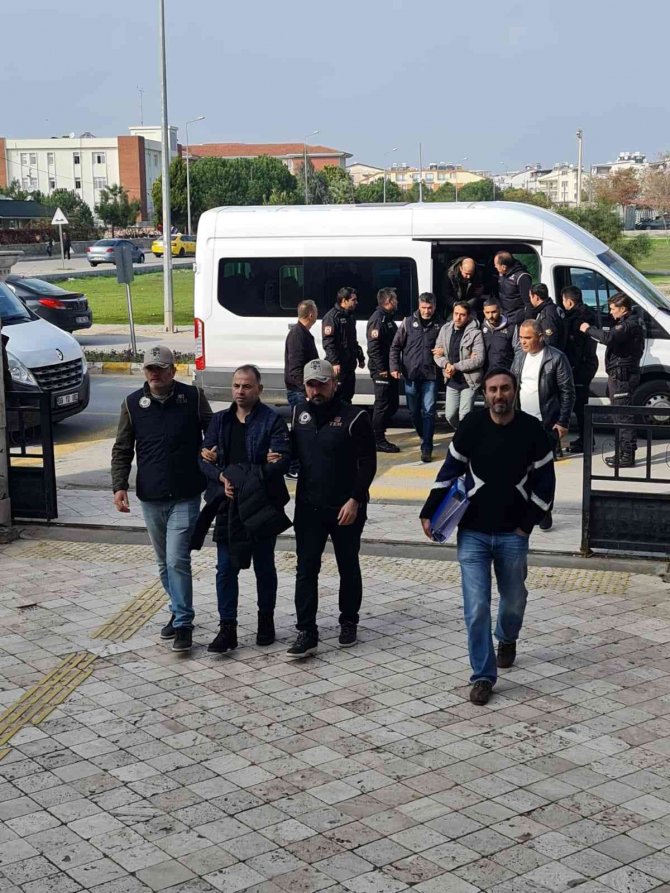 Didim’de Yakalanan 9 Fetö Üyesinden 5’i Tutuklandı