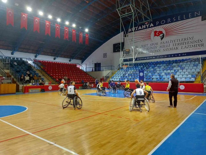 Sportmenlik Kazandı