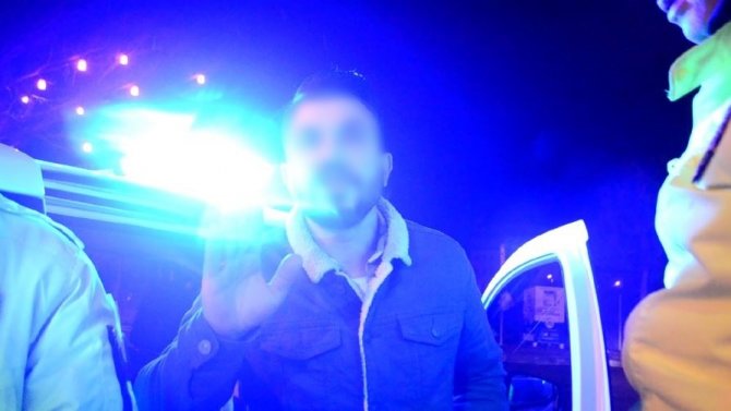 Dur İhtarına Uymayan Alkollü Sürücüden İlginç Savunma: “Polis Aracını Servis Aracı Sandım”