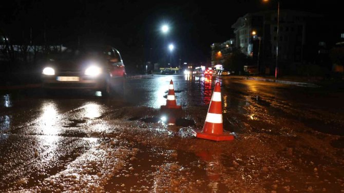 Edirne’de Motosikletten Düşen Kurye Yaralandı