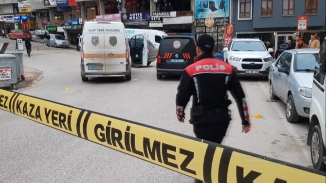 Seyir Halindeki Araçlardan Birbirine Kurşun Yağdırdılar