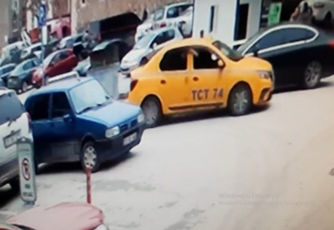 Seyir Halindeki Araçlardan Birbirine Kurşun Yağdırdılar