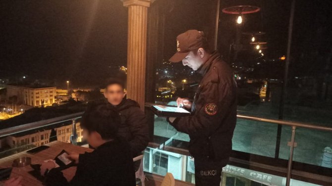 Antalya’da 7 İlçede Eş Zamanlı "Umuma Açık Yer Denetimi Ve Yol Uygulaması"