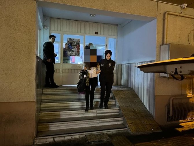 Uyuşturucu Operasyonunda Biri Kadın 2 Tutuklu