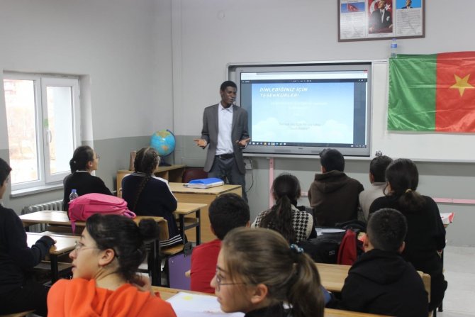 Misafir Öğrenciler Ülkelerini Tanıttı