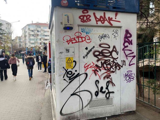 Atm’ler Vandalların Hedefi Oldu