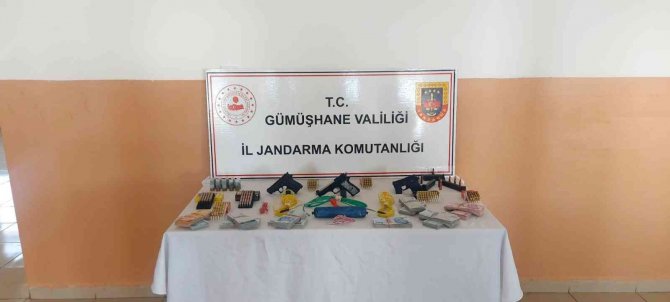 Kaçak Silah Şüphelisi Baba Oğlun Evinden Dinamit Çıktı