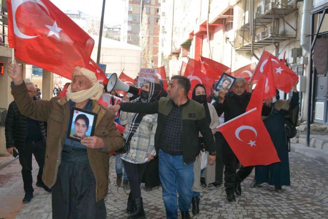 Hakkarili Annelerin Evlat Nöbeti 37’nci Haftada