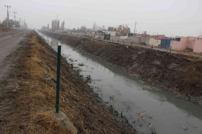 Iğdır’da Artan Hırsızlık Vakaları Vatandaşı Canından Bezdirdi: Evin Önünden Ayakkabı Çalıyorlar