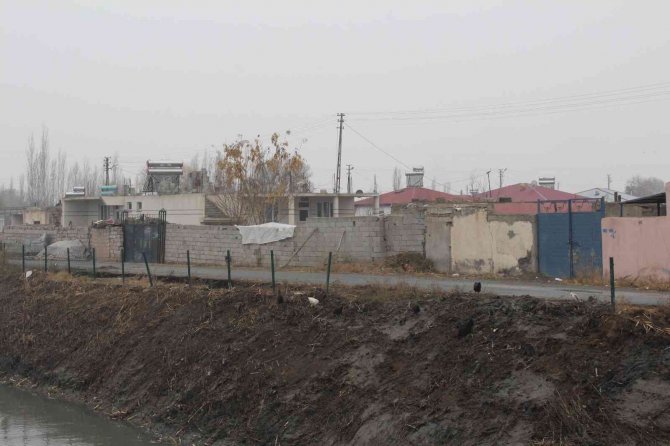Iğdır’da Artan Hırsızlık Vakaları Vatandaşı Canından Bezdirdi: Evin Önünden Ayakkabı Çalıyorlar