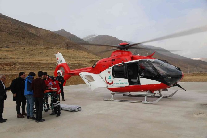 Kalbi Duran Öğrenci Ambulans Helikopterle Van’a Sevk Edildi