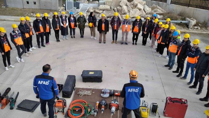 Afad Gönüllülerine Uygulamalı Arama-kurtarma Eğitimi