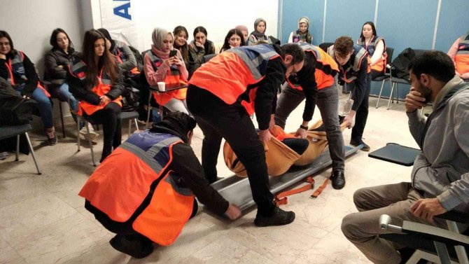 Afad Gönüllülerine Uygulamalı Arama-kurtarma Eğitimi