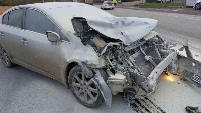 Samsun’da Tıra Arkadan Çarpan Otomobiilin Sürücüsü Öümden Döndü