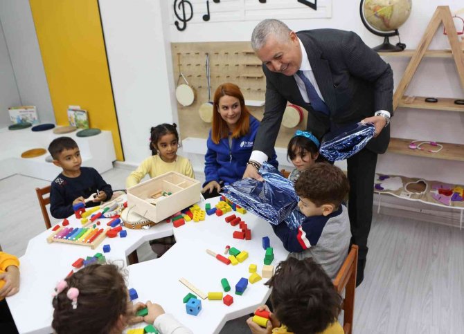 Kibar Gönüllüleri’nden 4 Okula Destek