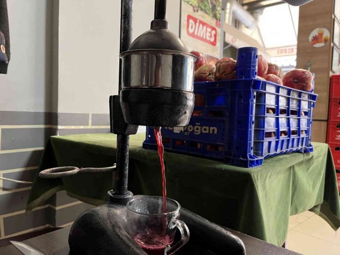 Lezzet Ve Şifa Kaynağı Nar Suyunun Tam Zamanı