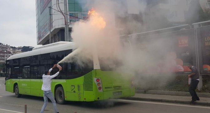 Belediye Otobüsü Bir Anda Alev Aldı