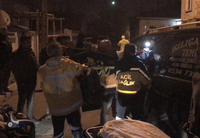 Polisten 30 Dakika Kaçtılar, Duvara Çarpınca 9 Kilo Uyuşturucuyla Yakalandılar