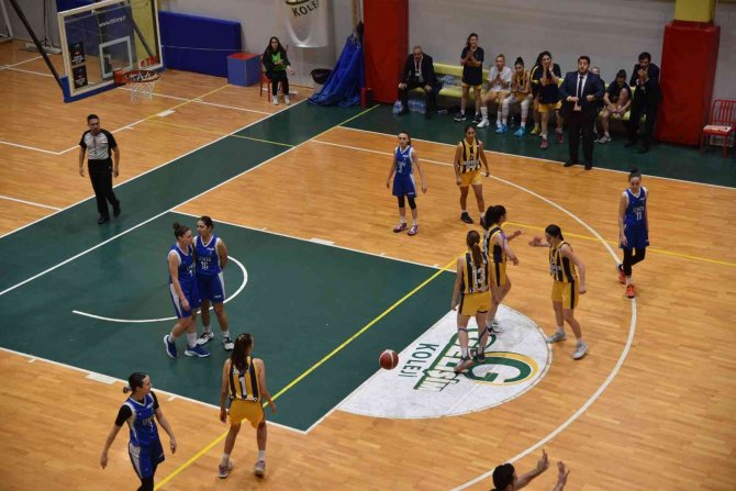 Menemen, İ̇zmir Büyükşehir’i Mağlup Etti