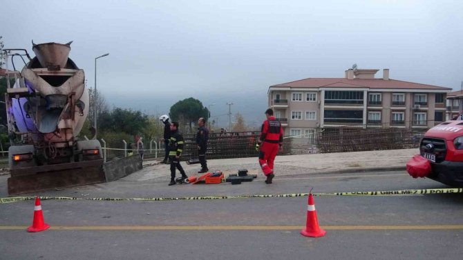 Motosiklet Sürücüsü Beton Mikserinin Altında Feci Şekilde Can Verdi