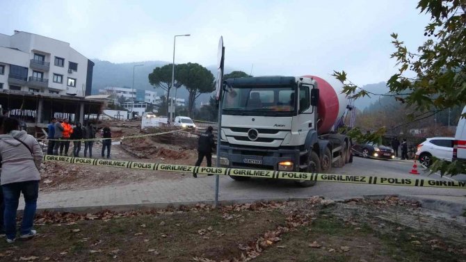 Motosiklet Sürücüsü Beton Mikserinin Altında Feci Şekilde Can Verdi