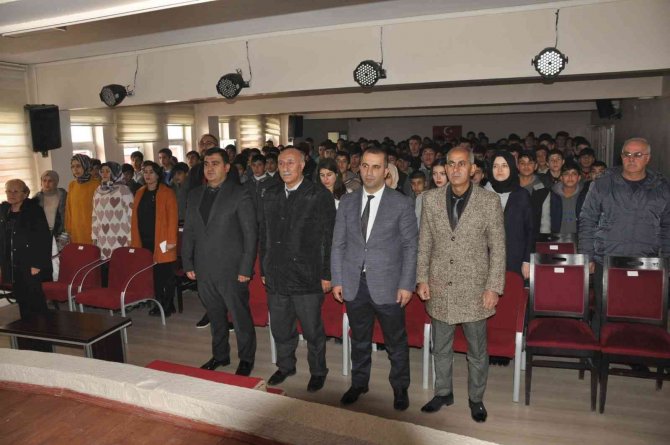 Bulanık’ta Sahnelenen “Heba” Oyununa Yoğun İlgi
